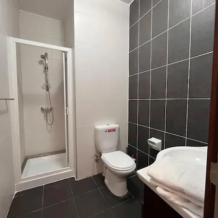 Apartament Cosy 2 Bedroom 1 *
